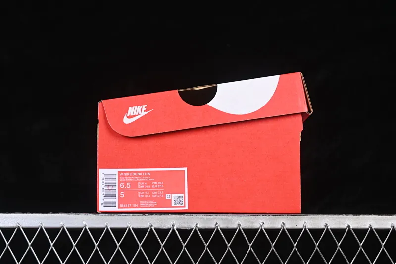 All Categories Nk SB Dunk Series Nk SB Dunk Low Low-top sneakers Nike SB Dunk Low Year of the Horse Dark brown white Low-top casual sneakers IB4417-104